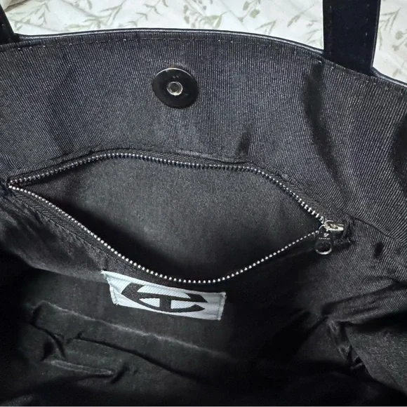 NWT Telfar Medium Shopping Bag Black Vegan Leather Tote w/ Dust Bag - Picture 5 of 7